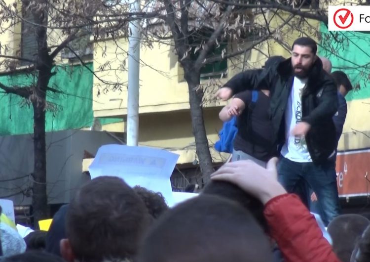 VIDEO/ Studentët në ditën e 7-të të protestës: Nuk tërhiqemi