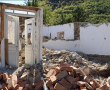 Tërmeti rrënoi Floqin, Rama shkel premtimin