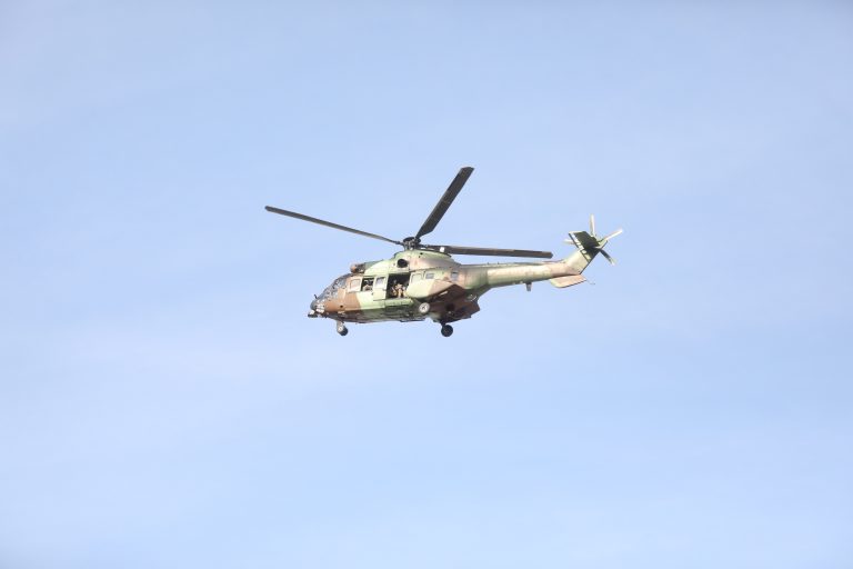 E rreme video e helikopterit që spërkat pluhur të dyshimtë mbi Shkup