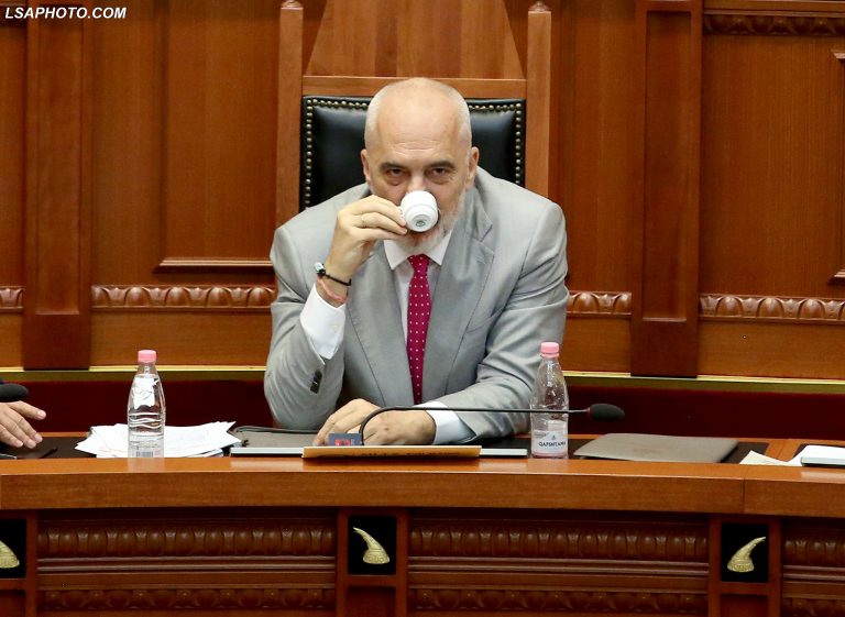 Edi Rama në krah të politikanëve të majtë të ekzekutuar nga QAnon Edi Rama në krah të politikanëve të majtë të ekzekutuar nga QAnon