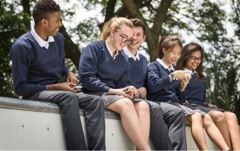 OKB nuk udhëzon fëmijët të bëjnë seks, por nxit edukimin në shkollë