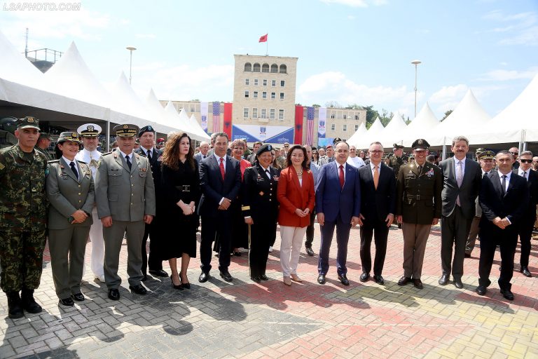 Drejtuesja e SHISH nuk udhëtoi asnjë ditë në Beograd Drejtuesja e SHISH nuk udhëtoi asnjë ditë në Beograd