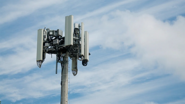Rusia nuk shkatërroi antenat 5G, satira e një portali merret si e vërtetë