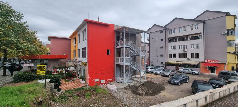 4 vite pas tërmetit, dhjetëra familje në Lezhë pa çati