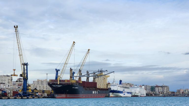 Porti i ri tregtar në Porto Romano