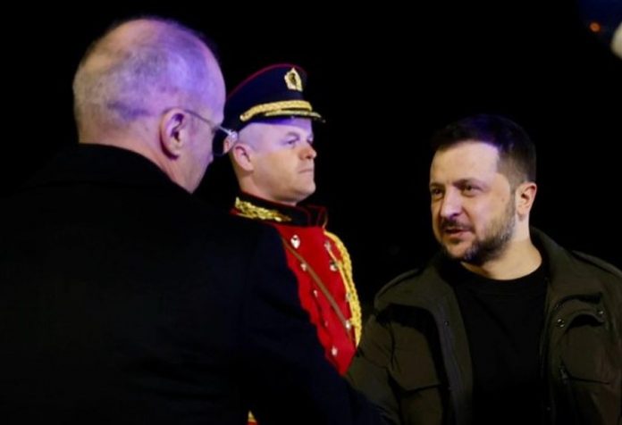 -900-0-1709100525xsfsafa-791