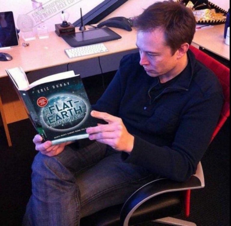 Elon Musk nuk po lexon librin mbi Tokën e sheshtë Elon Musk nuk po lexon librin mbi Tokën e sheshtë