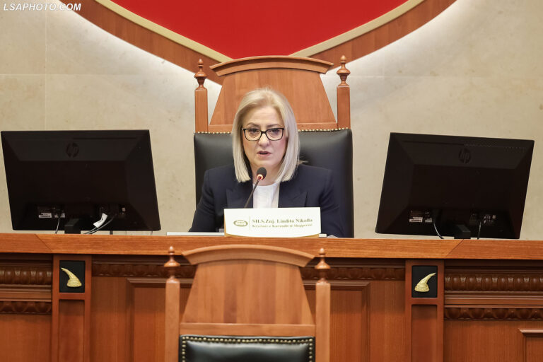 E pavërtetë deklarata e Nikollës se liria e medias nuk lidhet me punën e qeverisë