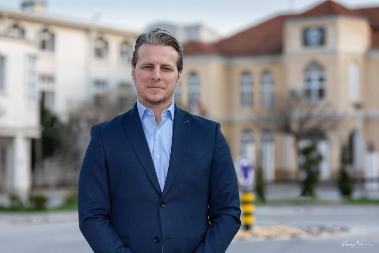 Kur dhe pse u shkarkua kryetari i komunës së Preshevës, Shqiprim Arifi Kur dhe pse u shkarkua kryetari i komunës së Preshevës, Shqiprim Arifi