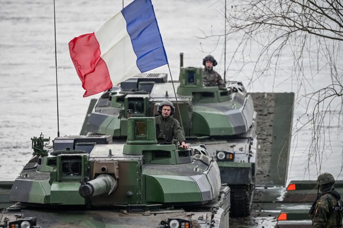 french-tanks-cross-vistula-river-poland