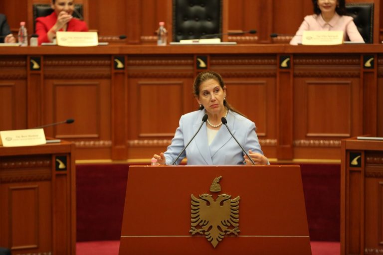 Propaganda me prishjen e ndërtimeve në zonat e mbrojtura