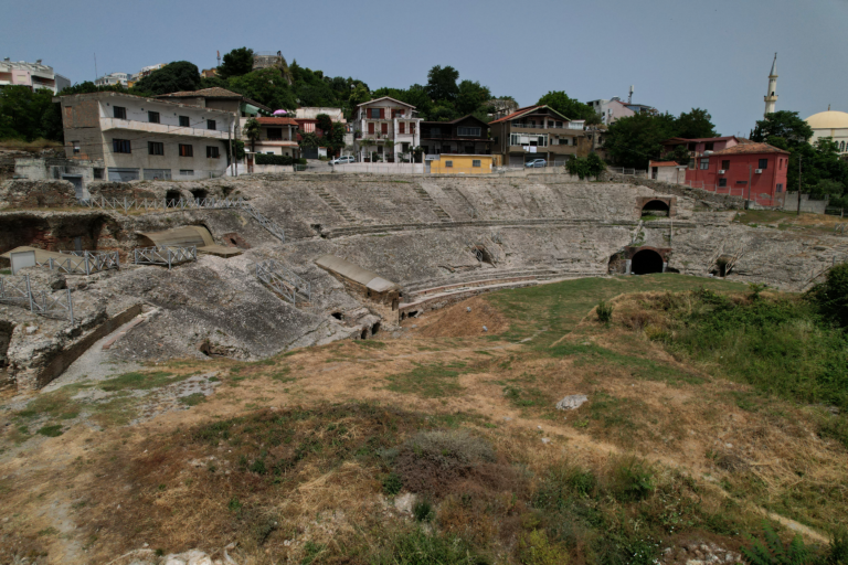 Plani për Amfiteatrin e Durrësit, banorët në udhëkryq për shtëpitë e tyre Plani për Amfiteatrin e Durrësit, banorët në udhëkryq për shtëpitë e tyre