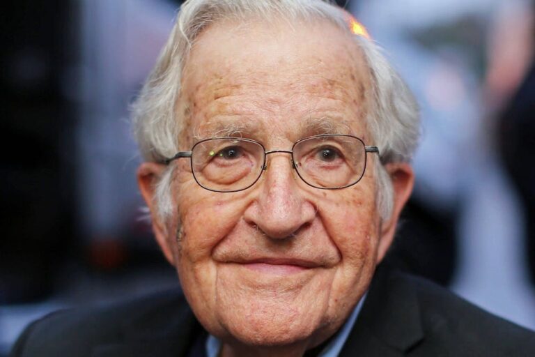 Portalet vdesin para kohe studiuesin Noam Chomsky