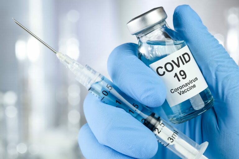 Kanadaja nuk nisi eutanazinë e të dëmtuarëve nga vaksinat kundër Covid