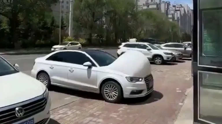 Vapa deformoi adezivët dhe jo metalin e makinave kineze