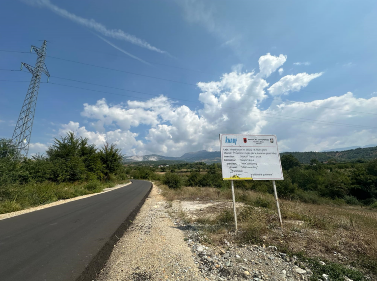 Asfaltohet rruga që lidh fshatrat Limjan e Vrenjt në Dibër