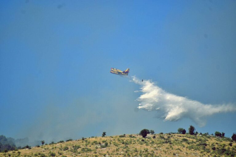 Nevoja urgjente e Shqipërisë për avionë zjarrfikës
