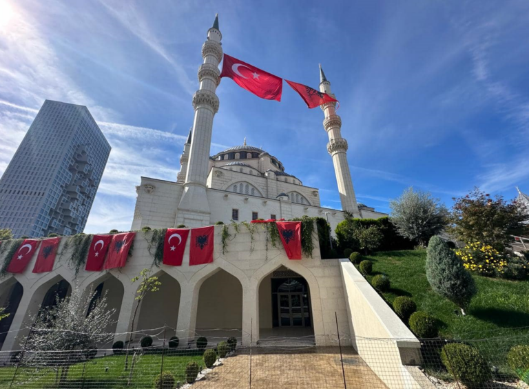 Hapet 9 vite pas nisjes së punimeve Xhamia e Namazgjasë