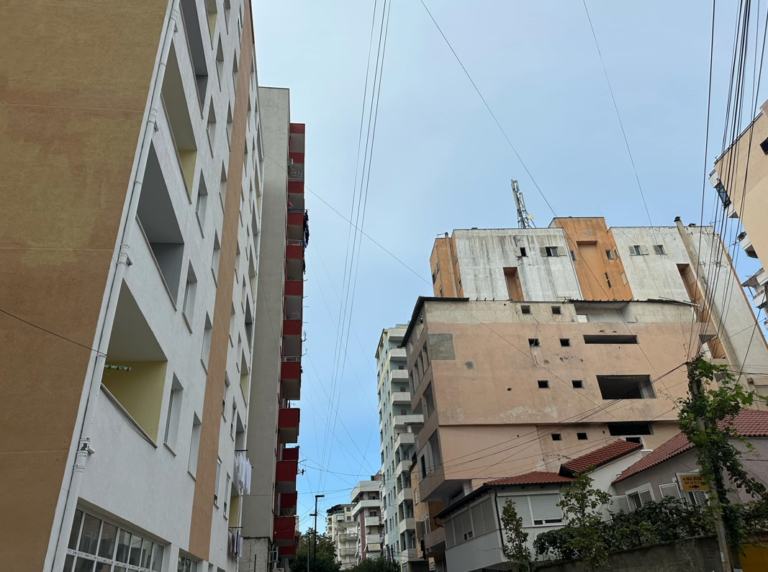 Rindërtimi në lagjen 5 në Durrës në vendnumëro
