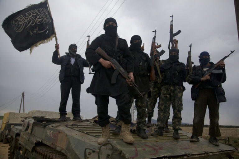Inteligjenca ukrainase nuk po shet dronë tek grupet islamike siriane Inteligjenca ukrainase nuk po shet dronë tek grupet islamike siriane