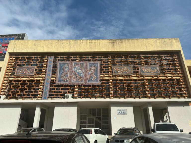 Premtimi për rikonstruksionin e Pallatit të Sportit në Durrës, ende i pambajtur