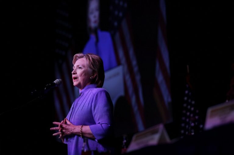 E paprovuar ekzistenca e videos ku Hillary Clinton abuzon fëmijë E paprovuar ekzistenca e videos ku Hillary Clinton abuzon fëmijë