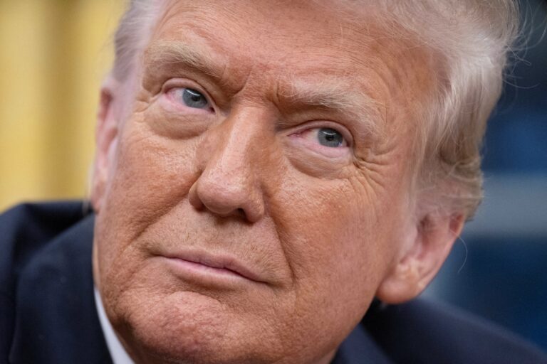Si u kthye urdhri i Trump në armë politike në Shqipëri