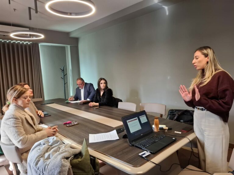 Faktoje prezanton gjetjet e monitorimit në bashkinë e Elbasanit