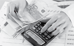 Fasha e taksimit progresiv 23% do aplikohet për pagat 200 mijë lekë dhe më tej për pagat 250 mijë lekë.