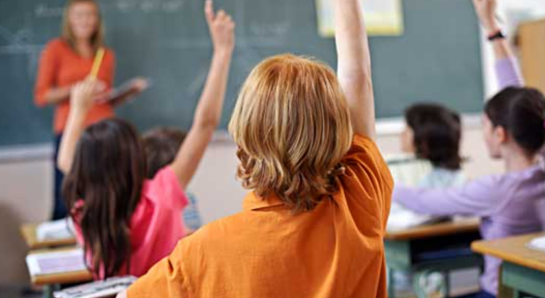 Rreth 6 mijë mësues preken nga ndryshimi i rritjes së pagave. Çfarë ka ndodhur?