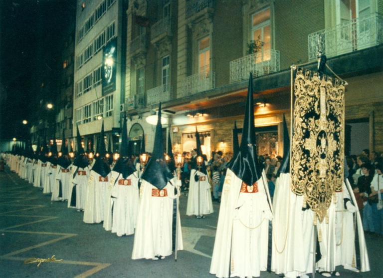 Procesioni i Pashkëve në Spanjë nuk përmban rite satanike