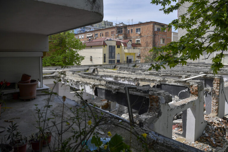 Tirana, një oaz i nxehtë betoni