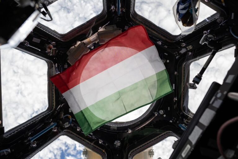 Ekspozita mbi hapësirën keqinterpretohet si inskenim i NASA