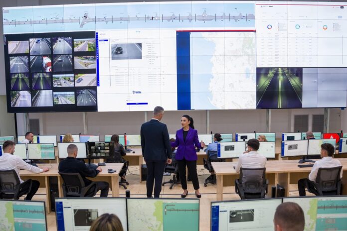 imazh-i-marre-nga-faqja-zyrtare-ne-facebook-e-ministres-se-infrastruktures QKMT-faktoje