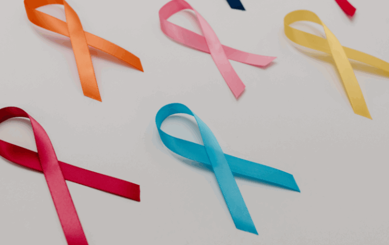 Ngrënia e frutave me stomakun bosh nuk trajton kancerin