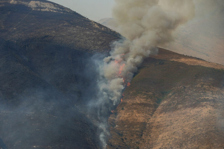 Dy muaj pas zjarreve, banorët ende në pritje të fjalës së dhënë