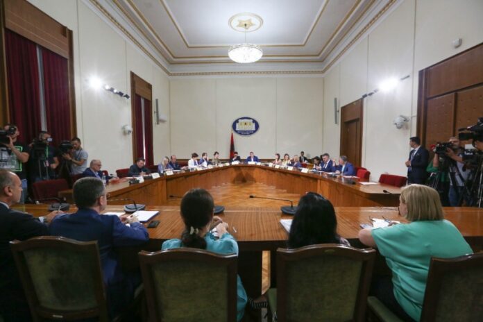 Komisioni-i-reformes-zgjedhore-1-1140x760