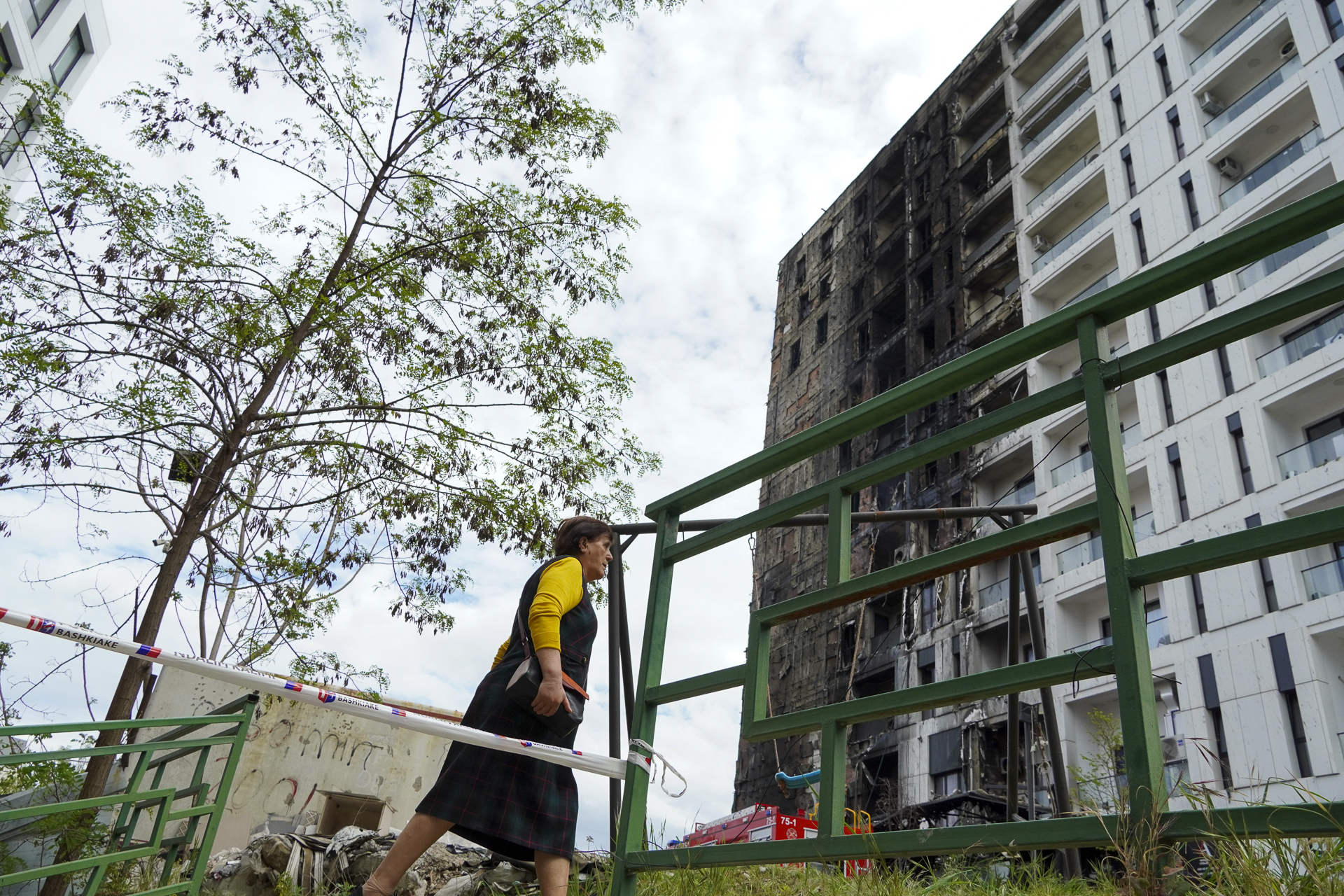 Ndertesa e Djegur_5 Maji_015