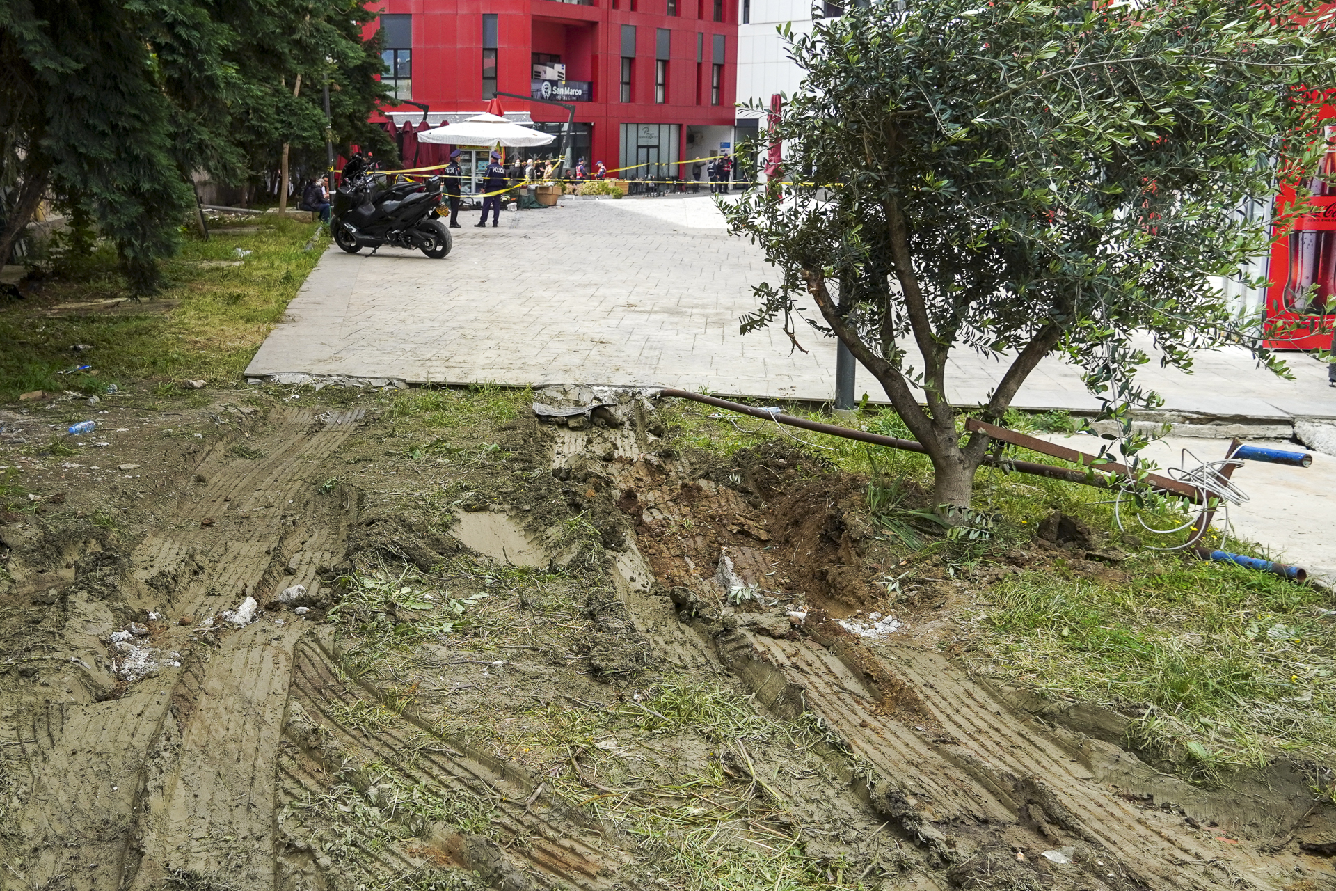 Ndertesa e Djegur_5 Maji_036