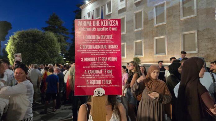 protesta gjashte