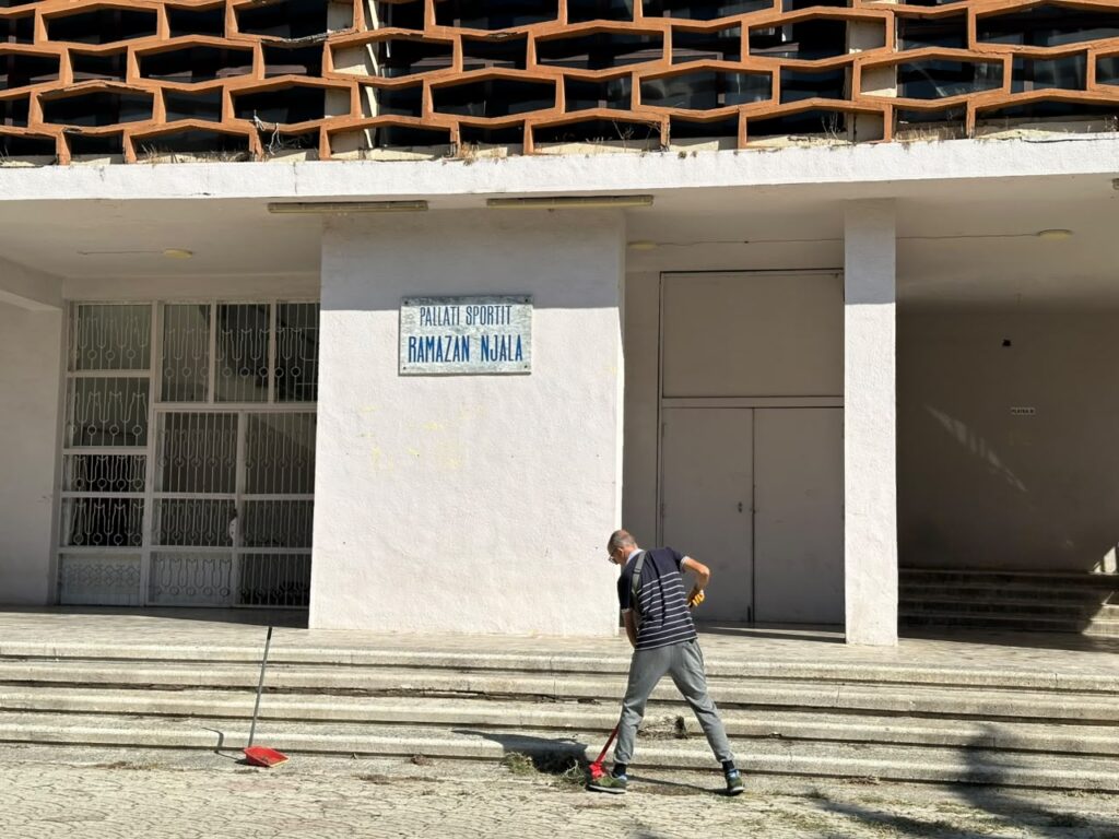 Pallati i sportit Ramazan Njala