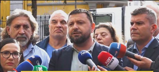 Foto nga burimi: Dhuna ndaj protestuesve, shoqëria civile i drejtohet SPAK-ut me kallëzim penal
